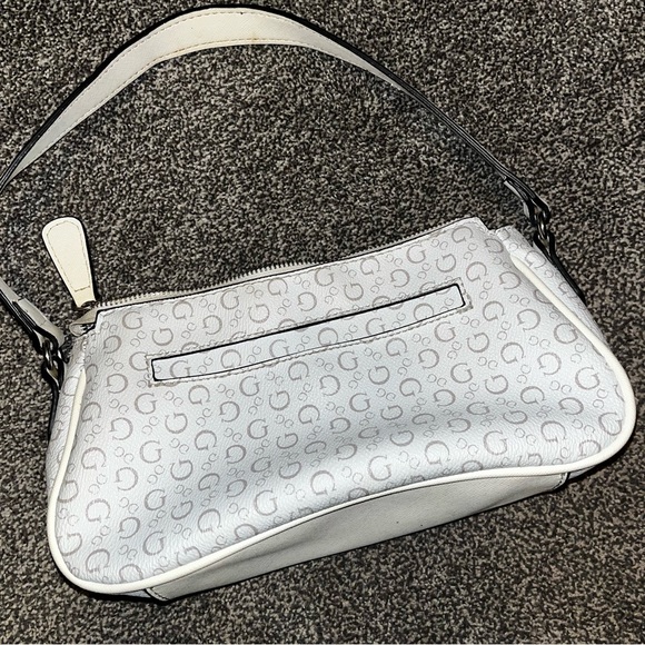 Guess | light beige handbag - Picture 2 of 5